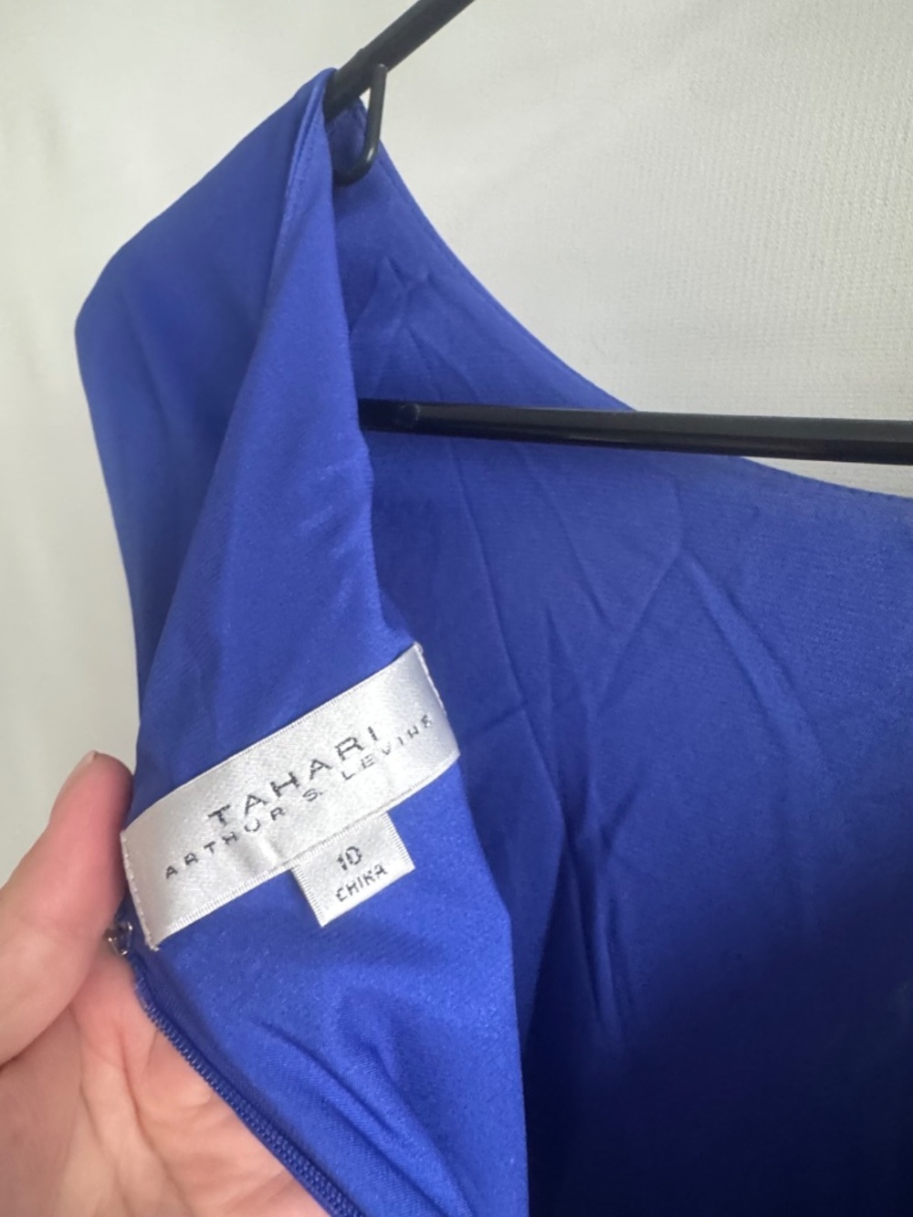 tahari satin navy blue sleeveless maxi dress. - Picture 2 of 6